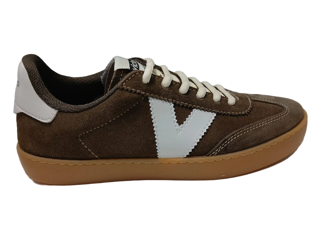 Basket Victoria Berlin, daim kaki, V blanc et lacets plats