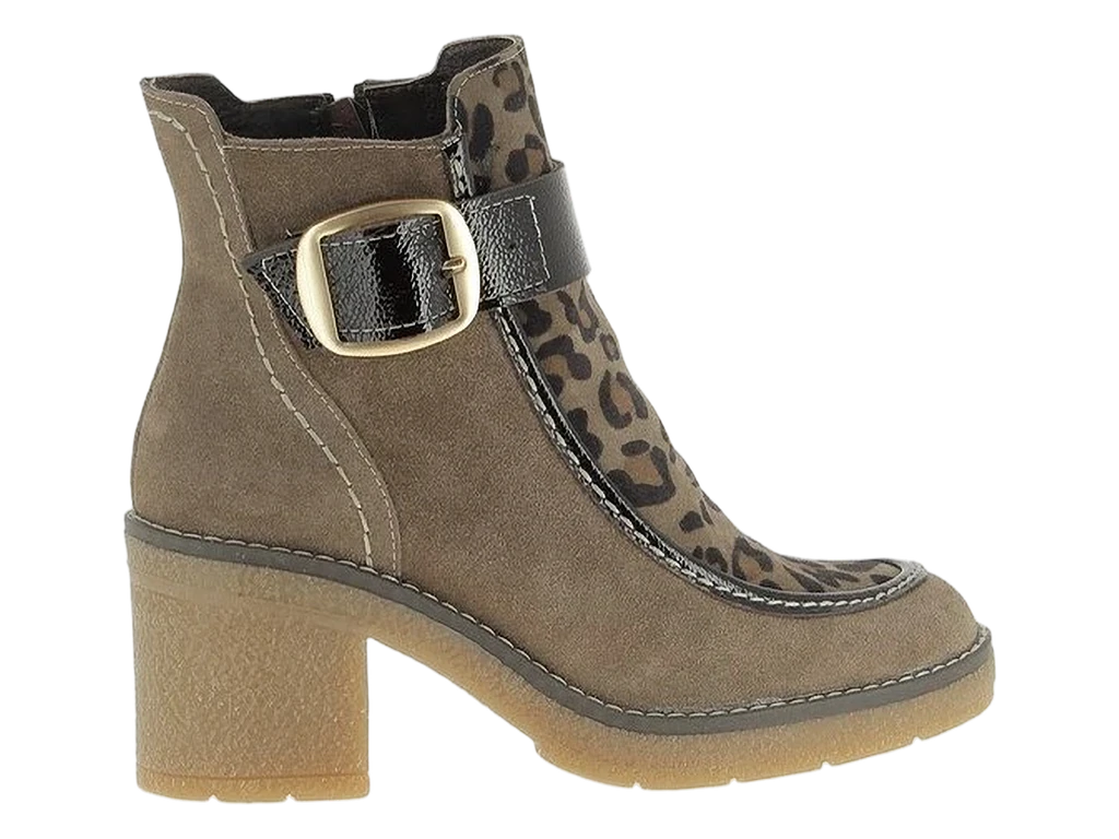 Bottine Etivey en daim taupe, boucle dorée, empiècement léopard et semelle crêpe