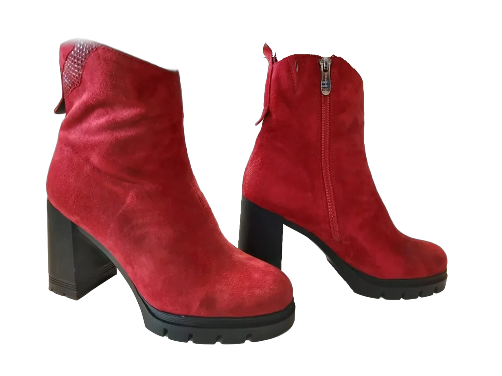 Bottine daim rouge, talon bloc noir