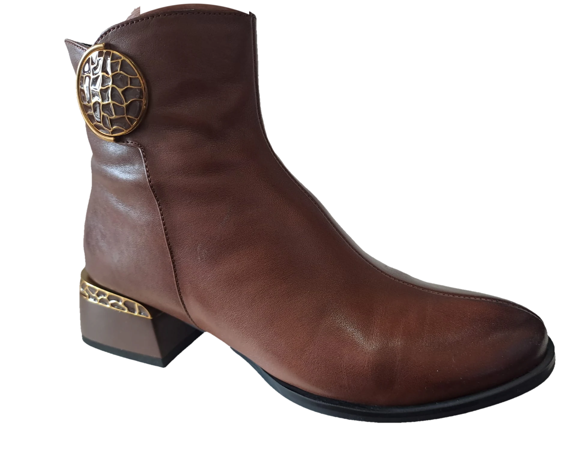 Bottine Badrid en cuir marron, médaillon doré et talon bloc