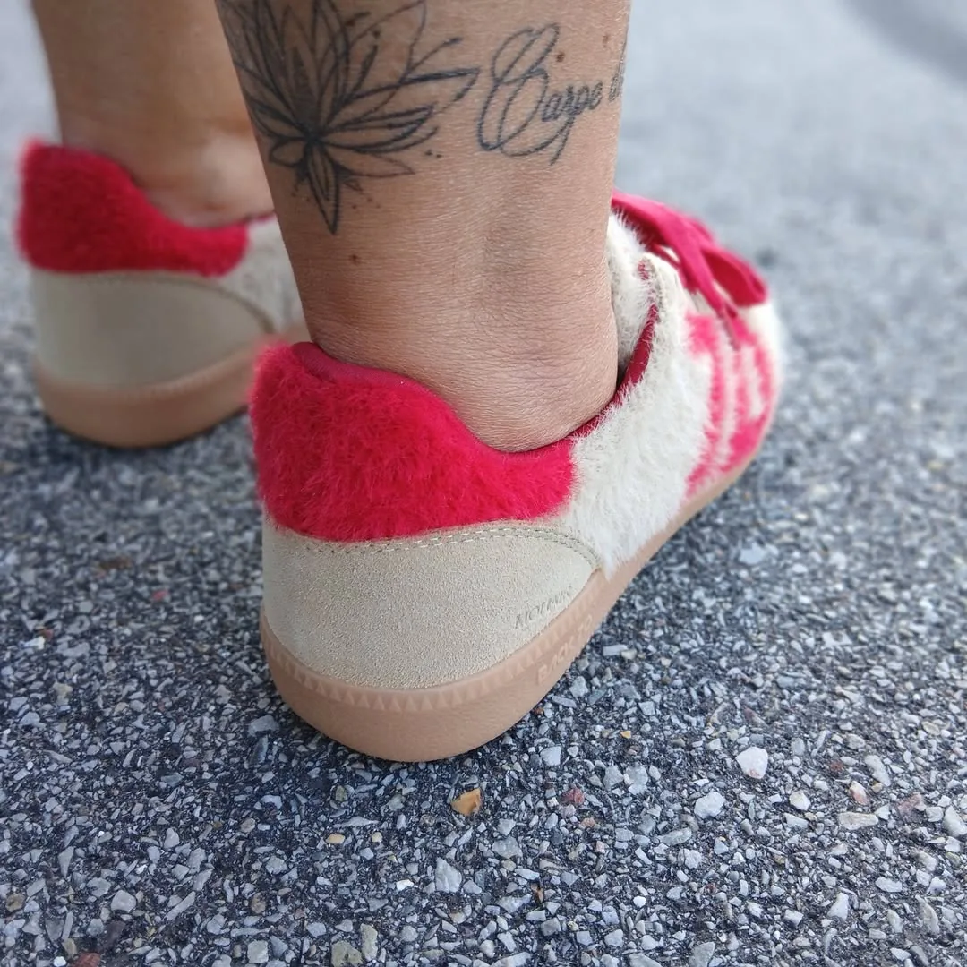 Baskets Back 70, fourrure crème et rose, vue du talon
